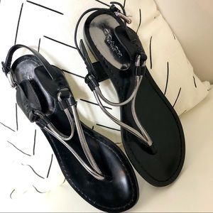 🆕 COACH Black Sandals / Thong style ~ size 5.5